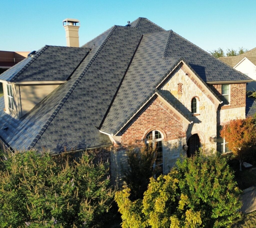 Free roof inspection service by licensed roofing company